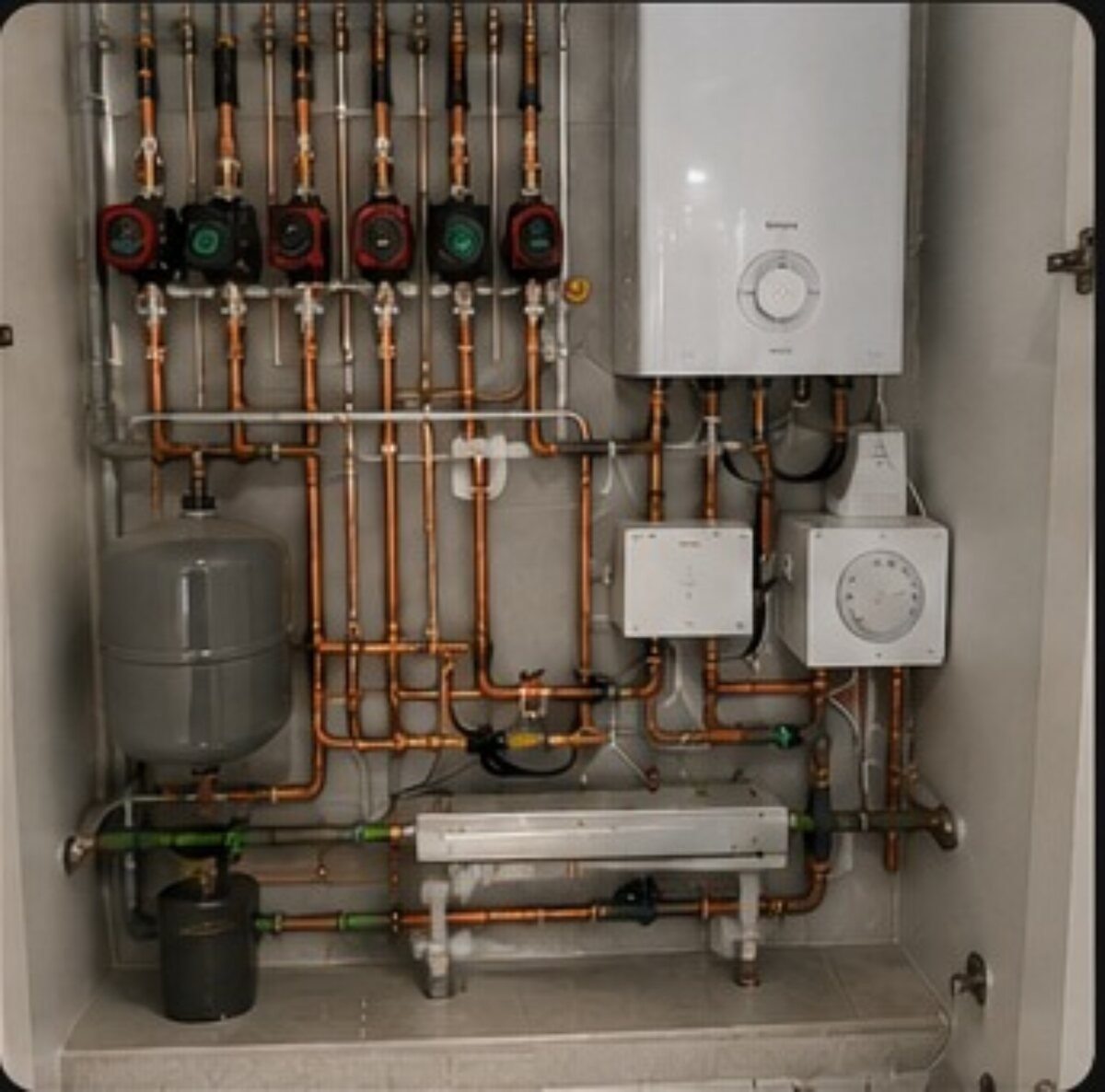 Heating system controls, circulation pumps and copper pipework